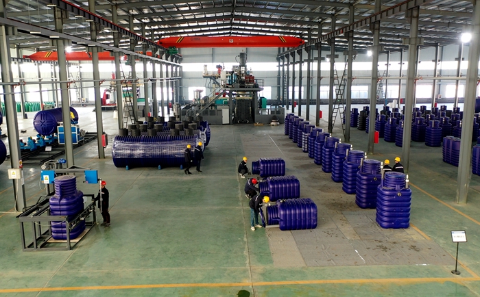 巖康塑業(yè)車(chē)間展示